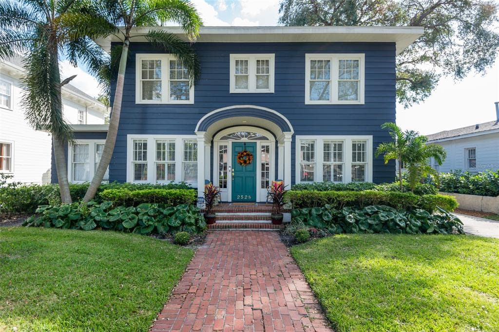 2528 W SUNSET DRIVE TAMPA, FL 33629