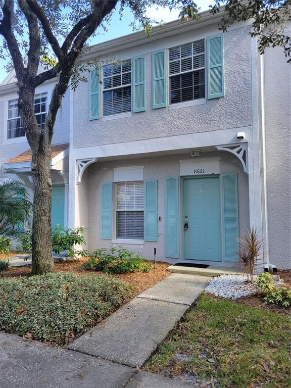 8661 HUNTERS KEY TAMPA, FL 33647