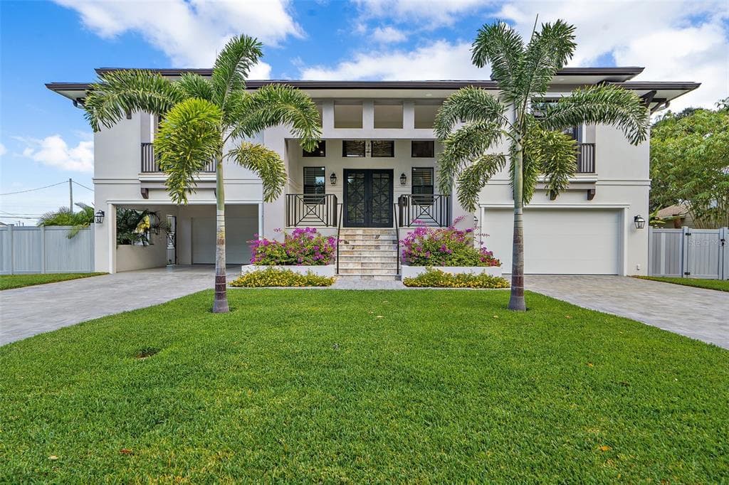 201 38TH AVENUE NE ST PETERSBURG, FL 33704