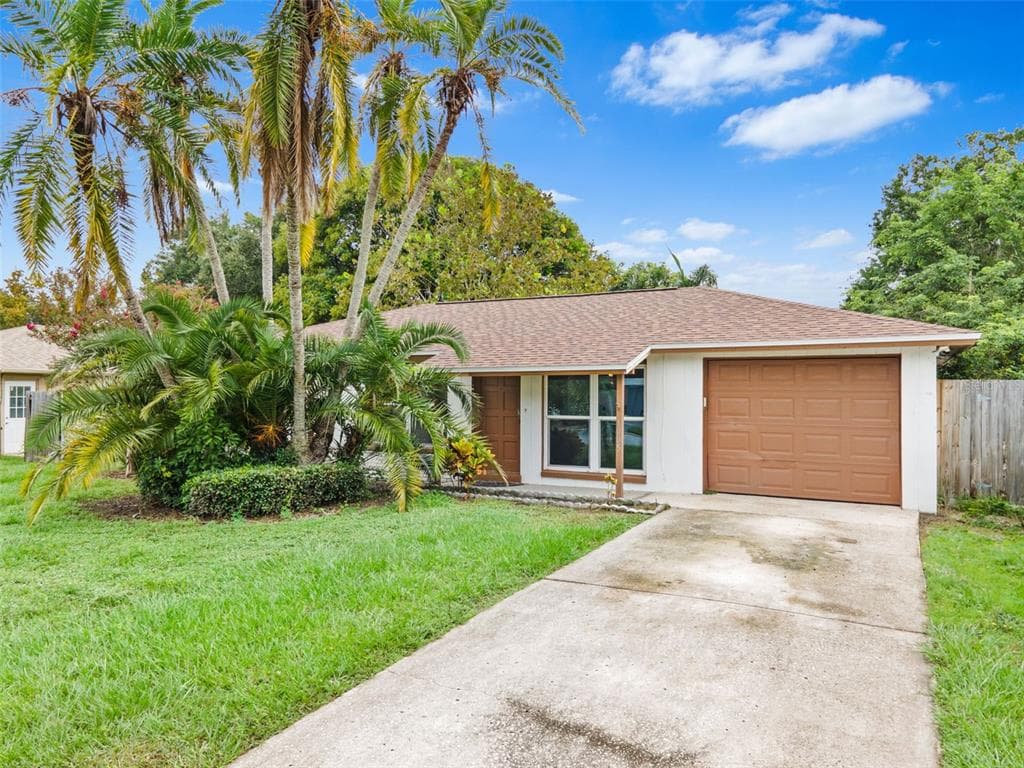 1005 GREENLEAF WAY TARPON SPRINGS, FL 34689