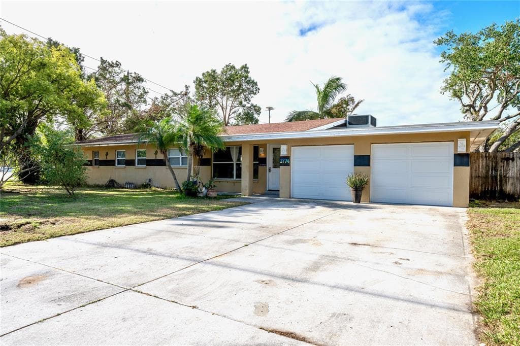 3774 ANGLERS LANE LARGO, FL 33774