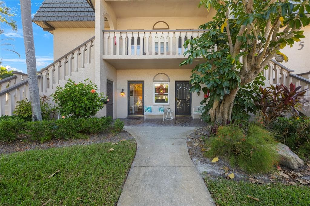 501 CORDOVA GREEN UNIT 501 SEMINOLE, FL 33777
