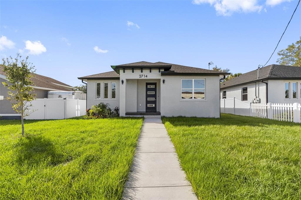 2714 W WALNUT STREET TAMPA, FL 33607