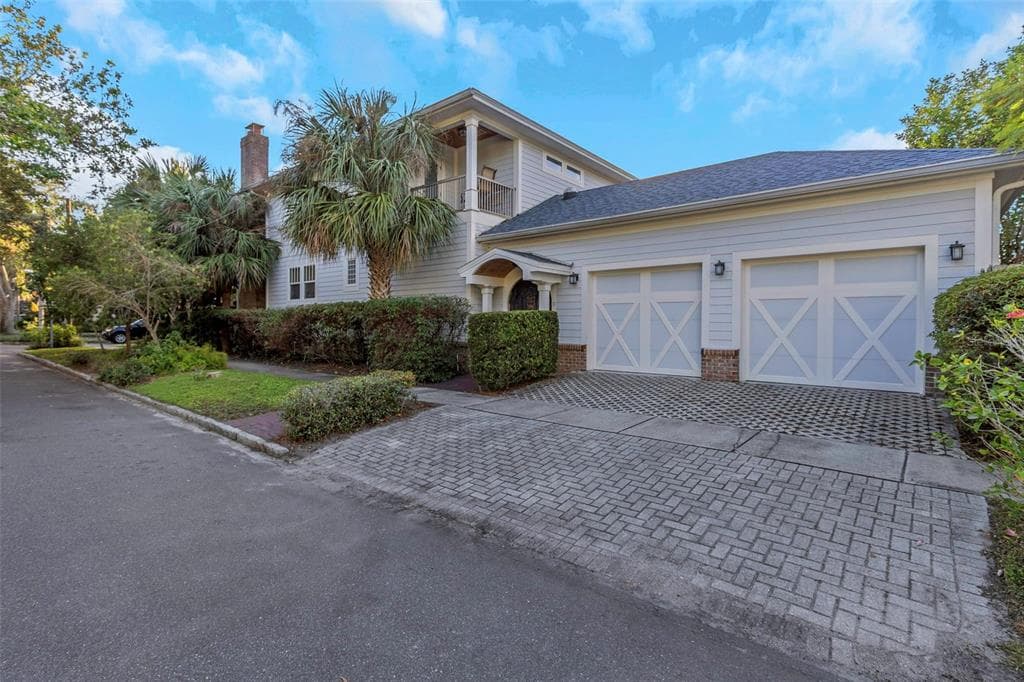 255 16TH AVENUE NE ST PETERSBURG, FL 33704