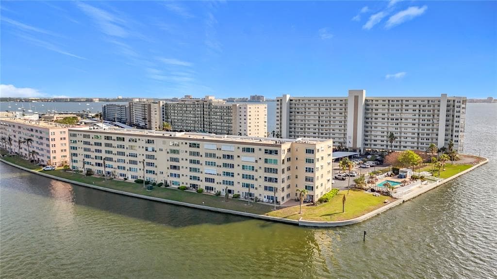 6075 SHORE BOULEVARD S UNIT 515 GULFPORT, FL 33707