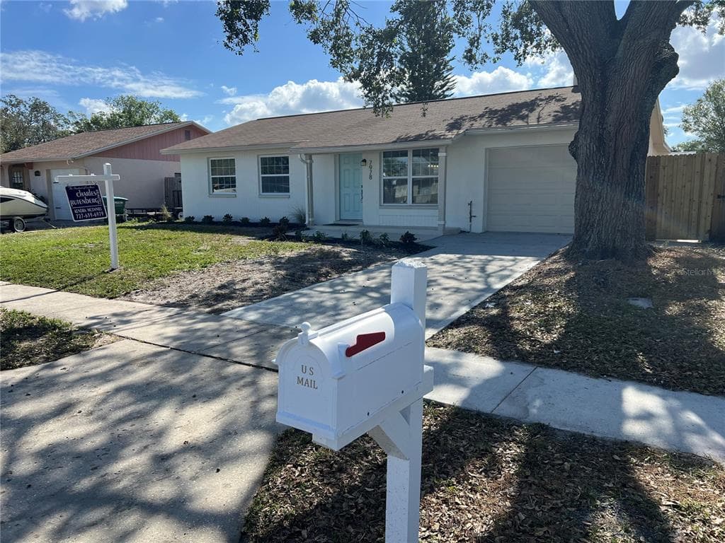 7978 POWDER HORN CIRCLE LARGO, FL 33773