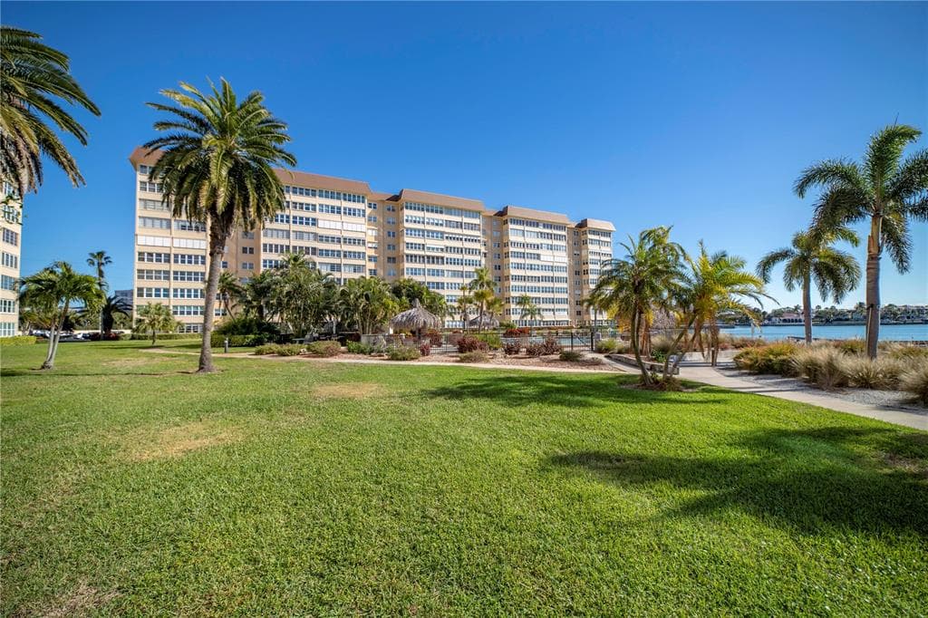 5108 BRITTANY DRIVE S UNIT 404 ST PETERSBURG, FL 33715