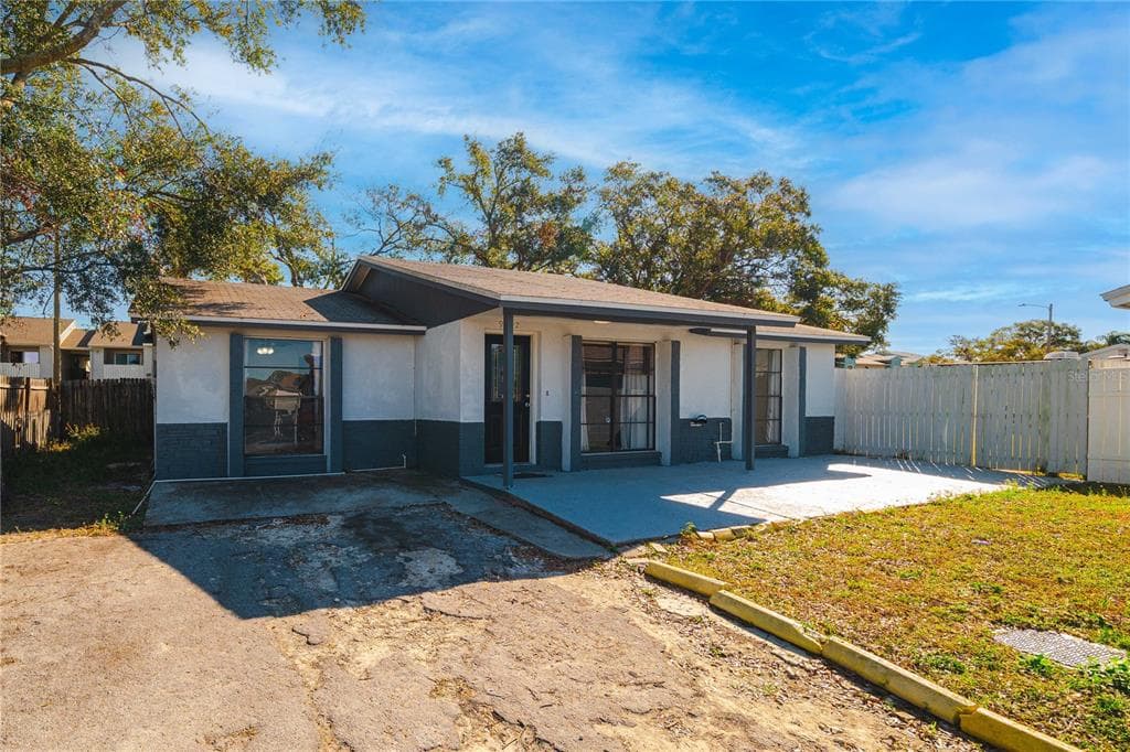 9102 POST OAK COURT TAMPA, FL 33615