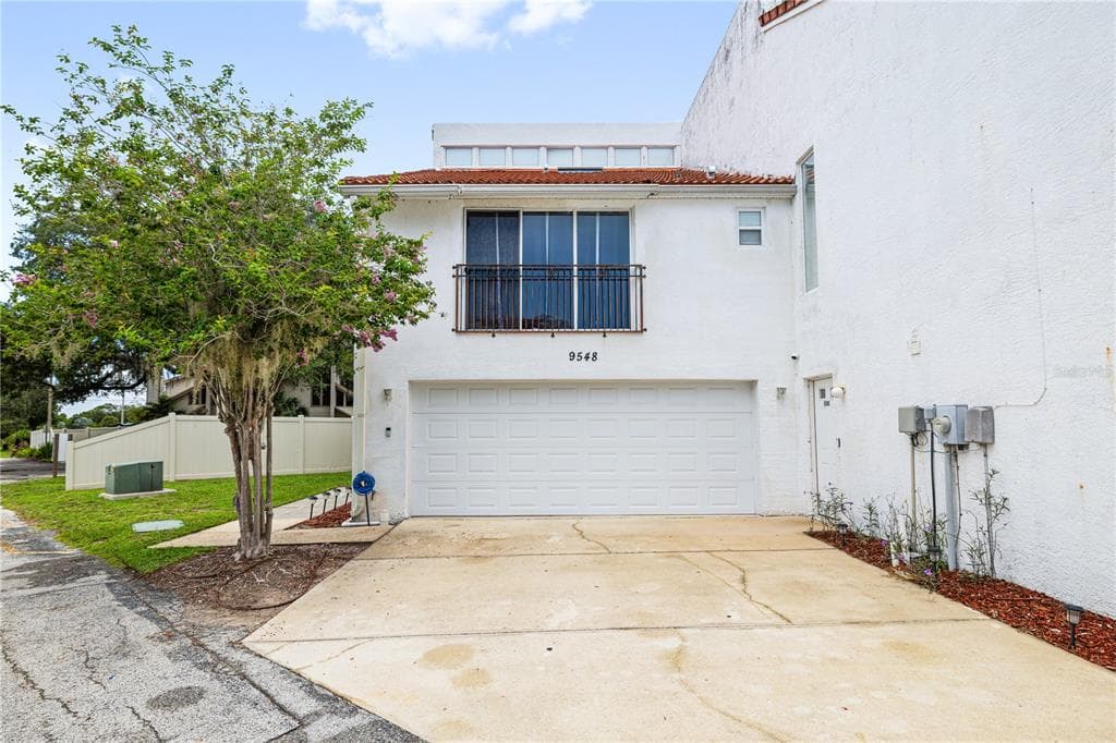 9548 ORANGE VALLEY COURT TAMPA, FL 33618