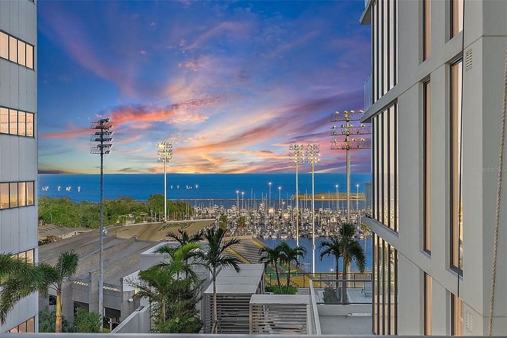 301 1ST STREET SOUTH UNIT 904 ST PETERSBURG, FL 33701