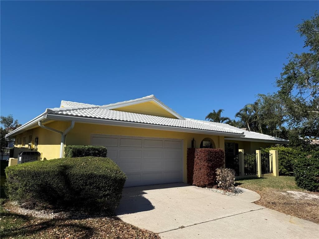 714 HARBOR ISLAND CLEARWATER BEACH, FL 33767