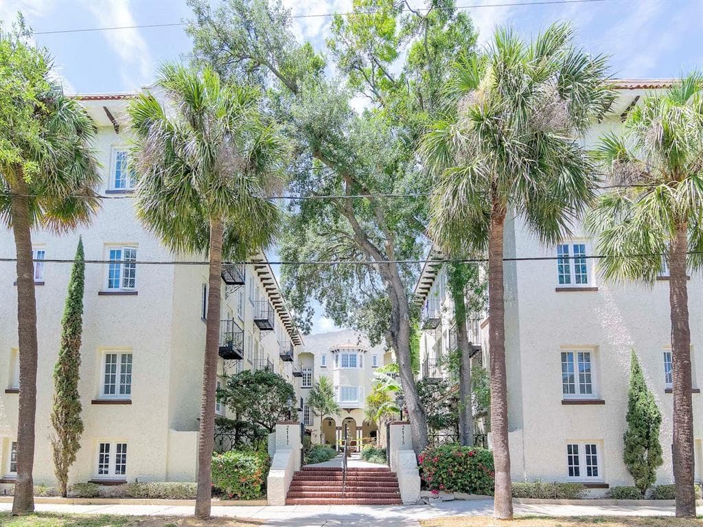 2117 W DEKLE AVENUE UNIT F2 TAMPA, FL 33606