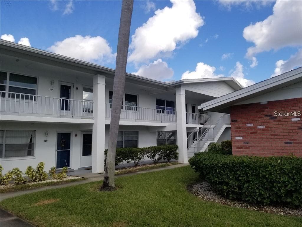 329 BRANDY WINE DRIVE UNIT 329 LARGO, FL 33771