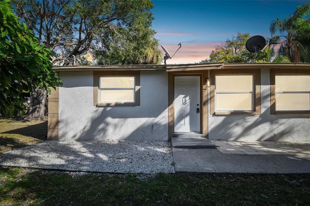 2135 W SAINT CONRAD STREET TAMPA, FL 33607