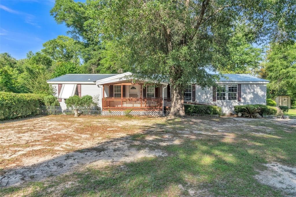 3590 PEANUT ROAD COTTONDALE, FL 32431