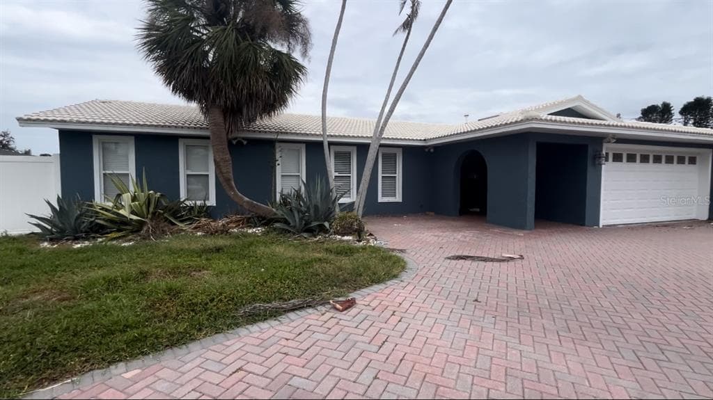 1381 49TH AVENUE NE ST PETERSBURG, FL 33703