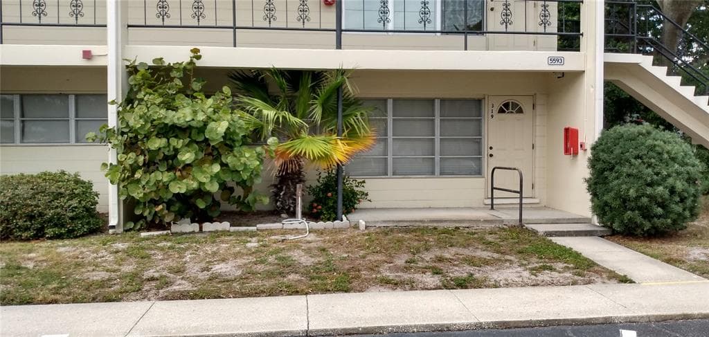 5593 40TH AVENUE N UNIT 319 ST PETERSBURG, FL 33709