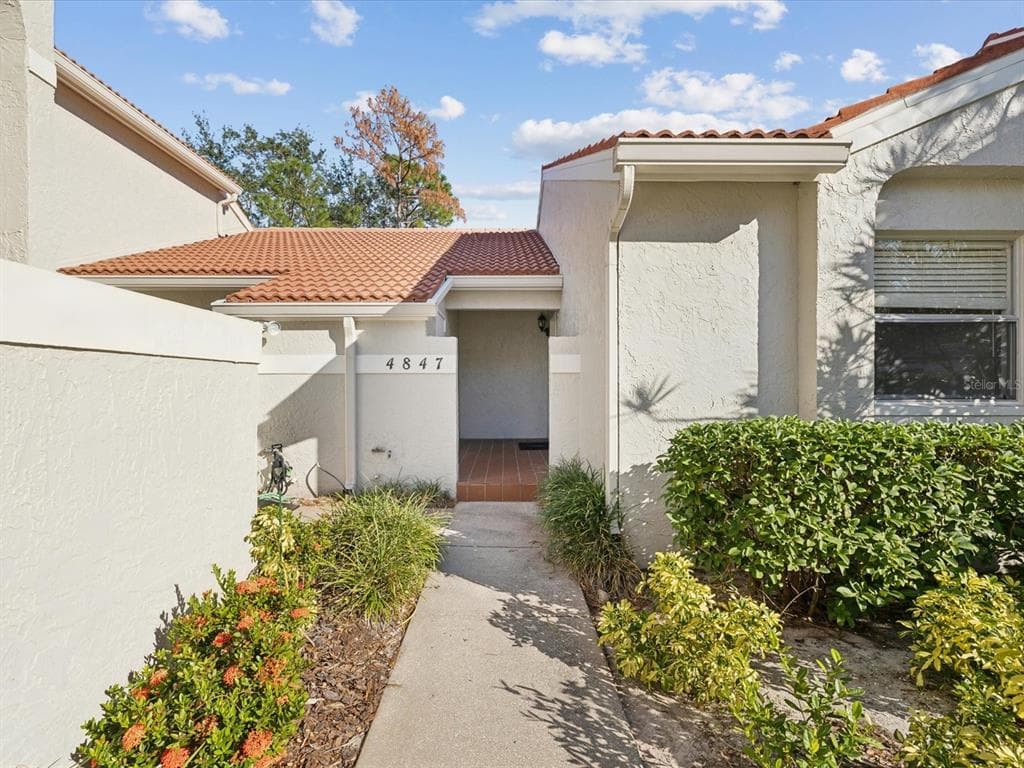 4847 NAPOLI COURT NE UNIT 4847 ST PETERSBURG, FL 33703