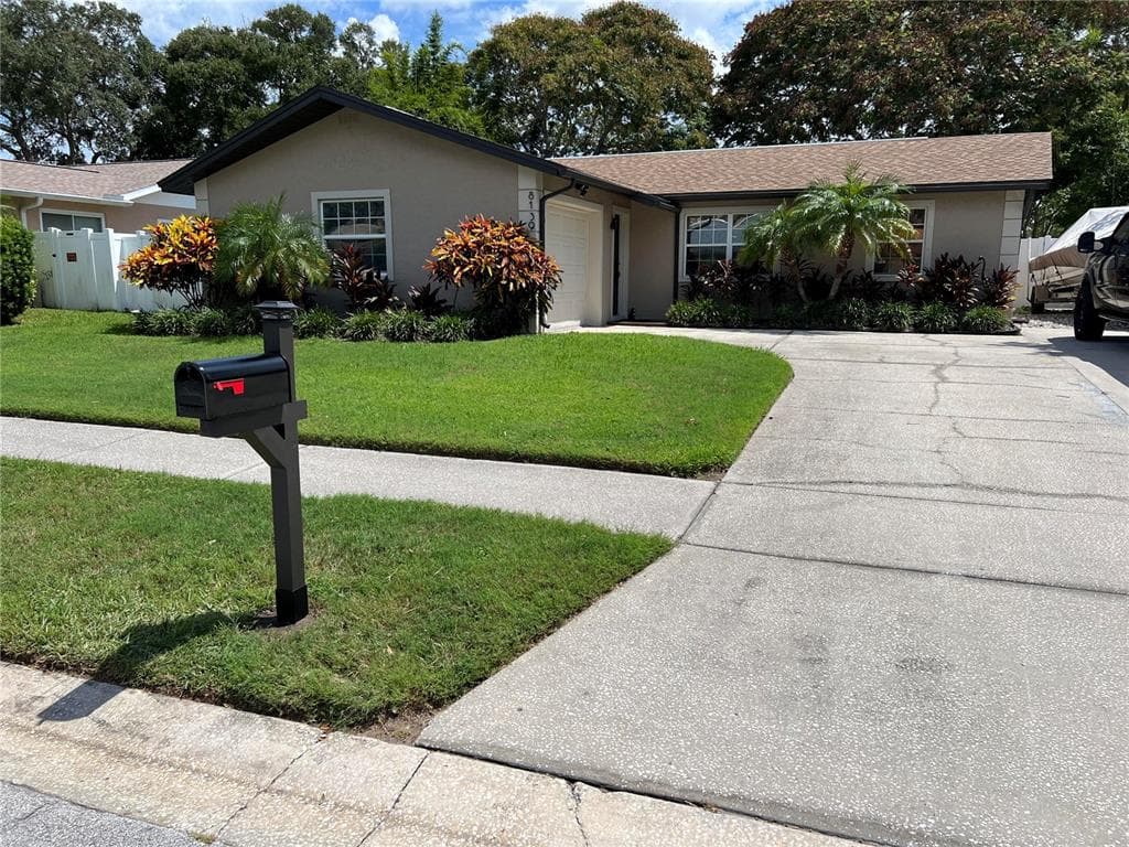 8139 129TH LANE N SEMINOLE, FL 33776