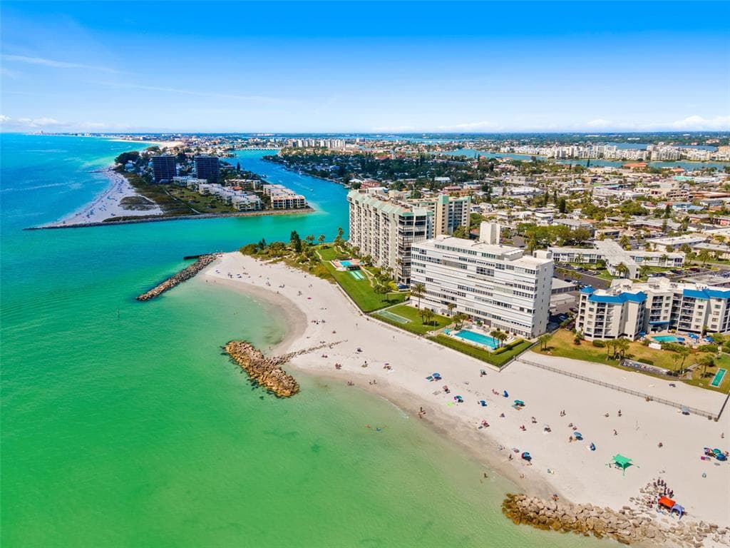 7000 BEACH PLAZA UNIT 804 ST PETE BEACH, FL 33706