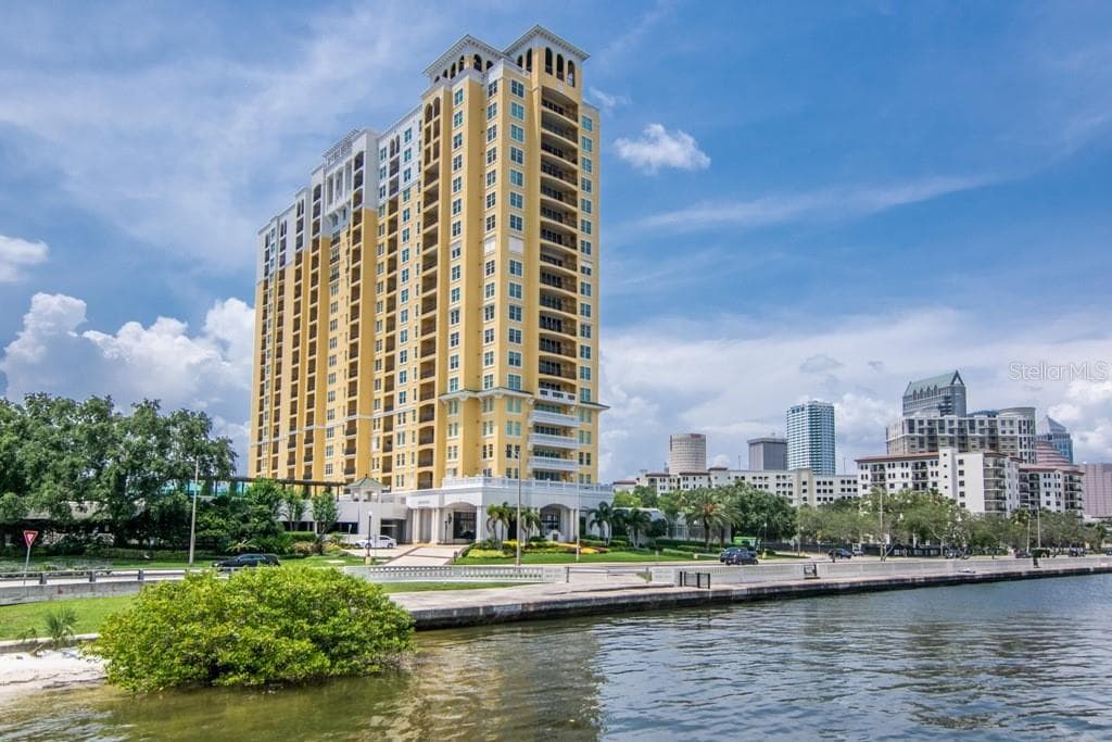 345 BAYSHORE BOULEVARD UNIT 1806 TAMPA, FL 33606
