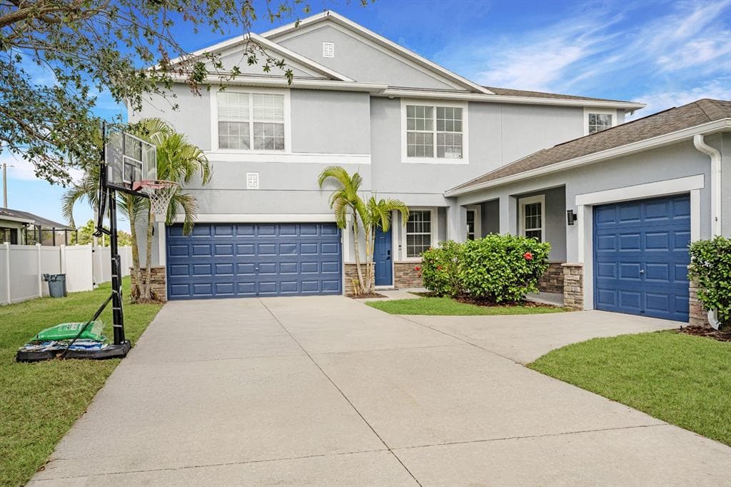 10836 CARLOWAY HILLS DRIVE WIMAUMA, FL 33598