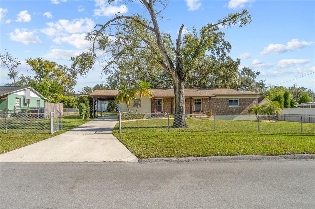 8607 RUTH PLACE TAMPA, FL 33604