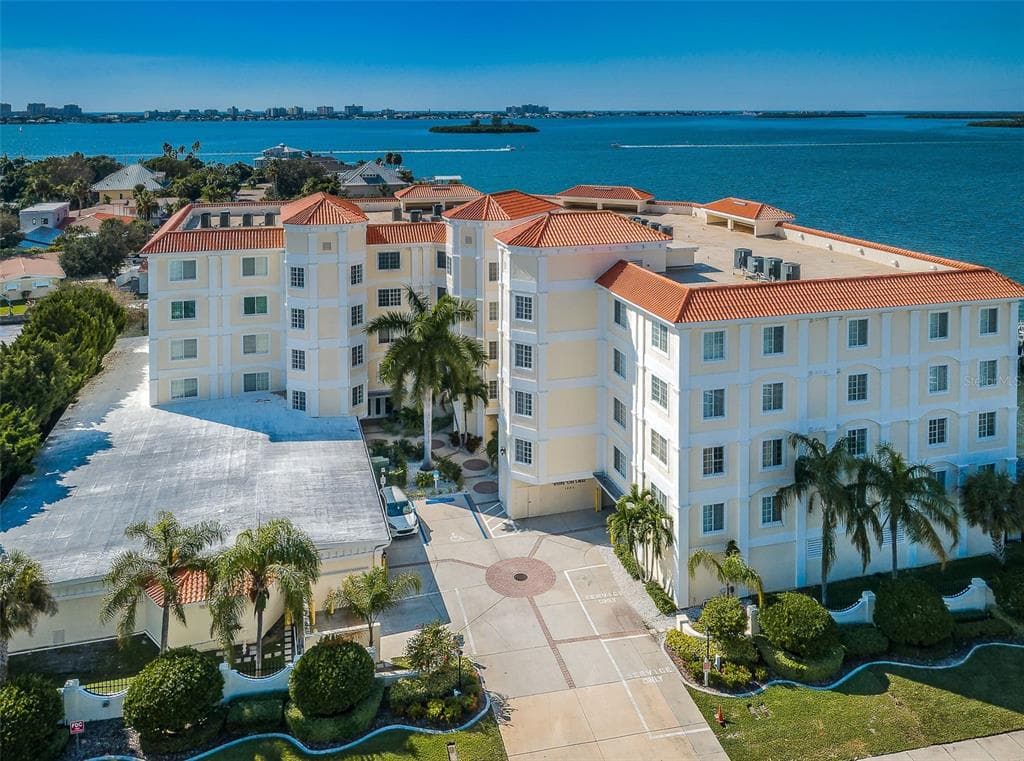 1860 N FORT HARRISON AVENUE UNIT 104 CLEARWATER, FL 33755