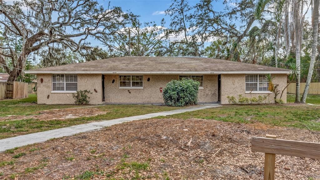 5310 OAKWOOD COURT UNIT 23 TAMPA, FL 33610