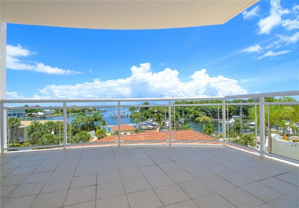 1325 SNELL ISLE BOULEVARD NE UNIT 407