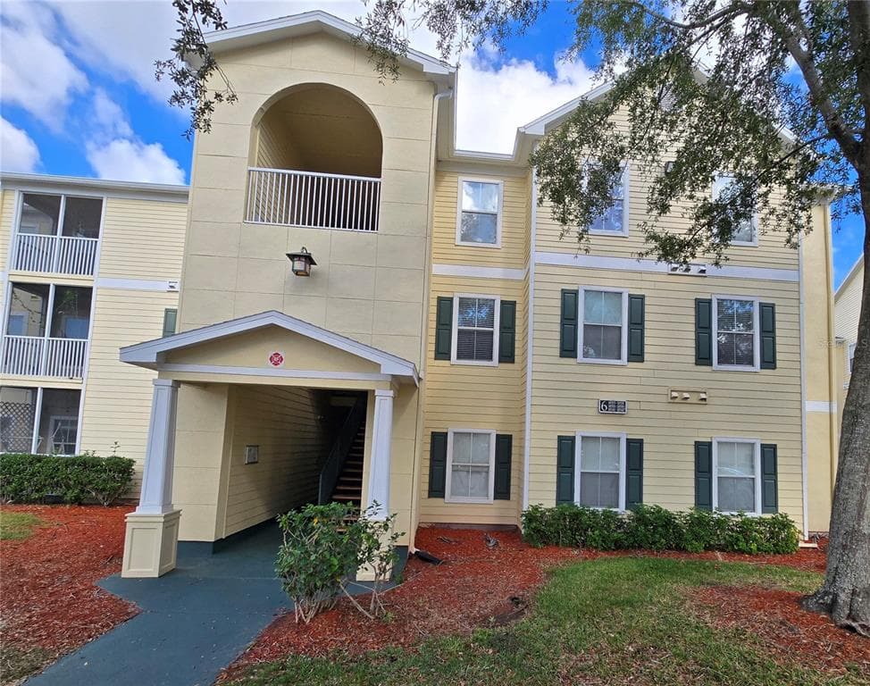 18345 BRIDLE CLUB DRIVE UNIT 18345 TAMPA, FL 33647