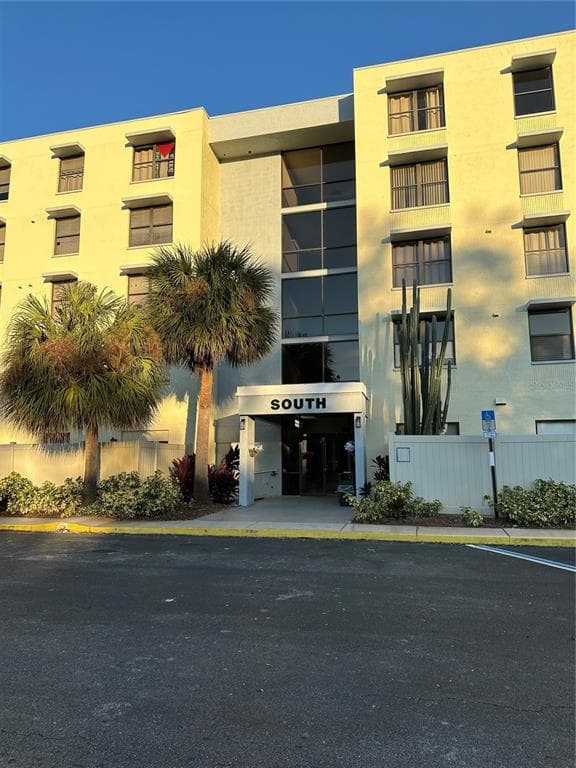 701 S MADISON AVENUE UNIT 405 CLEARWATER, FL 33756