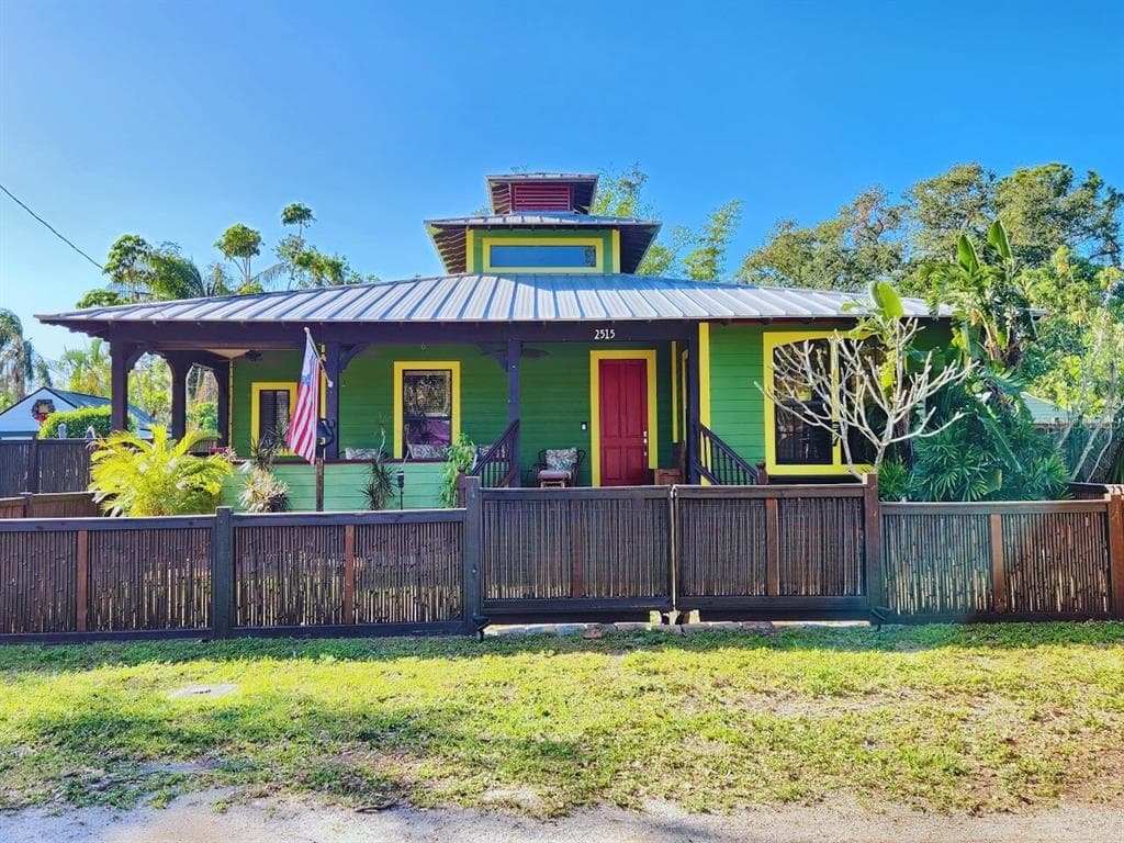2515 YORK STREET S GULFPORT, FL 33707