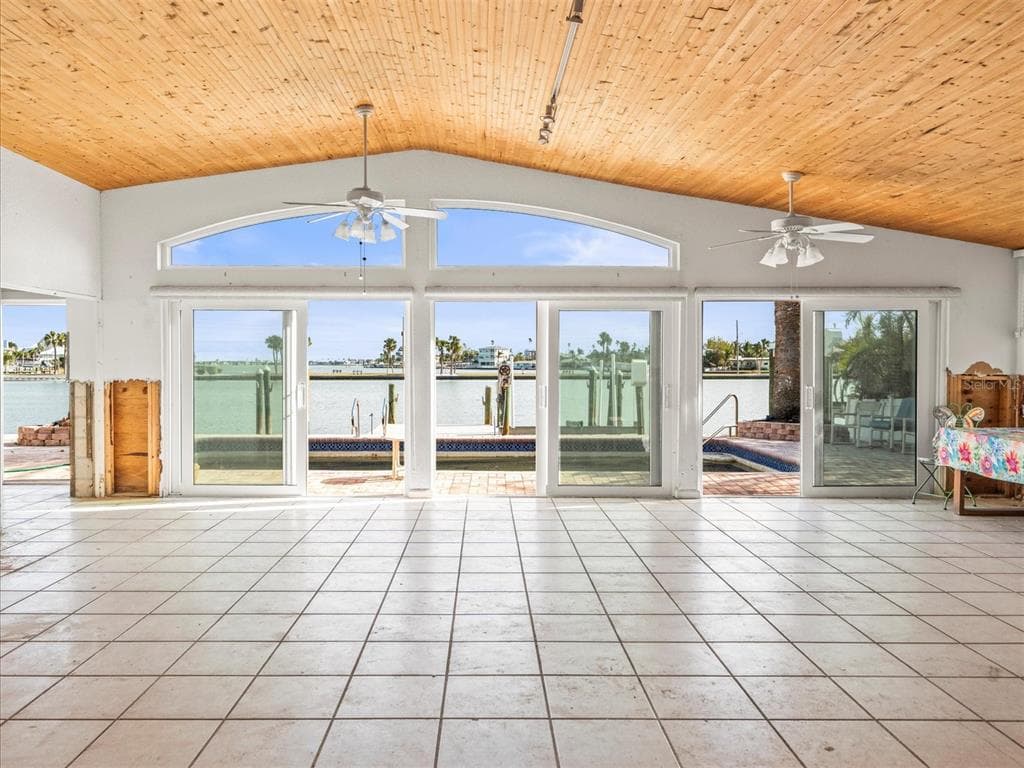 16124 4TH STREET E REDINGTON BEACH, FL 33708