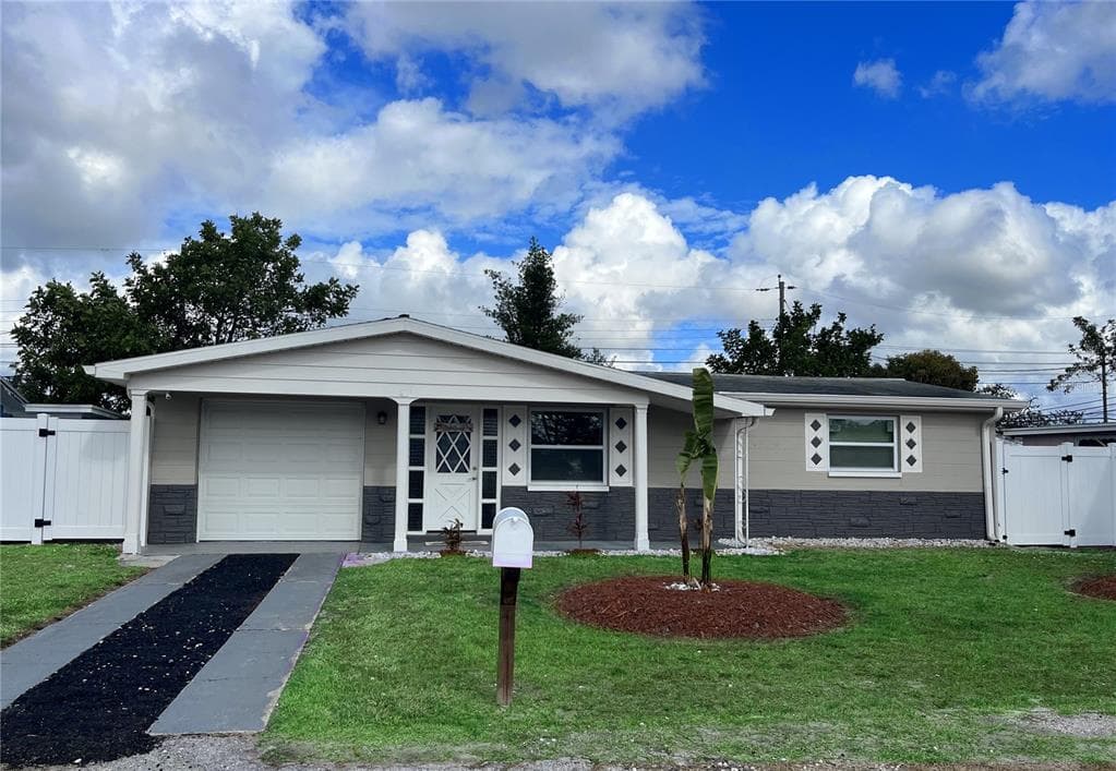4912 LEMONWOOD LOOP HOLIDAY, FL 34690