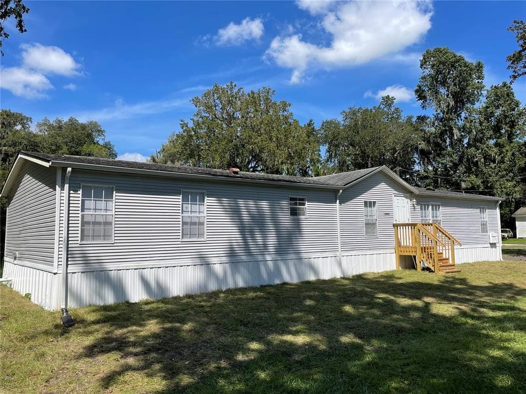 18404 LEE AVENUE BROOKSVILLE, FL 34601