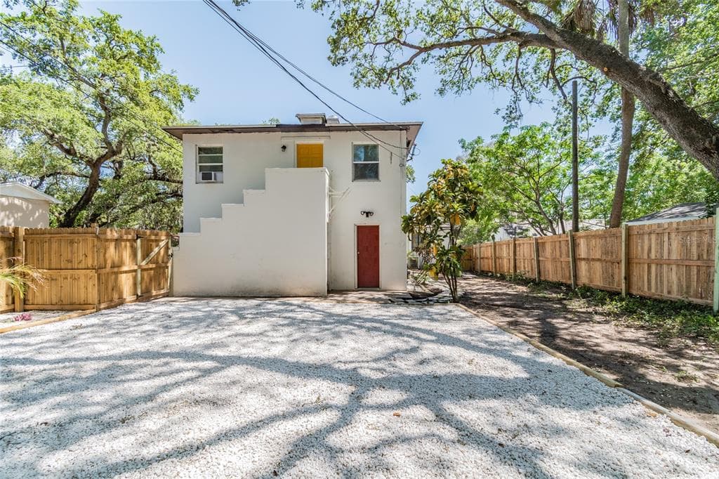 2219 24TH AVENUE S ST PETERSBURG, FL 33712