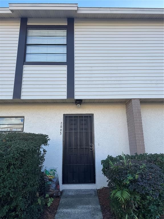 2005 PINE CHACE COURT TAMPA, FL 33613