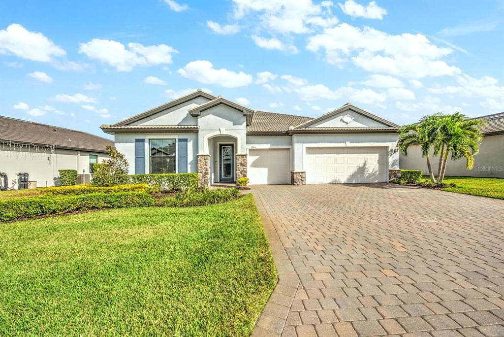 3985 SPOTTED EAGLE WAY