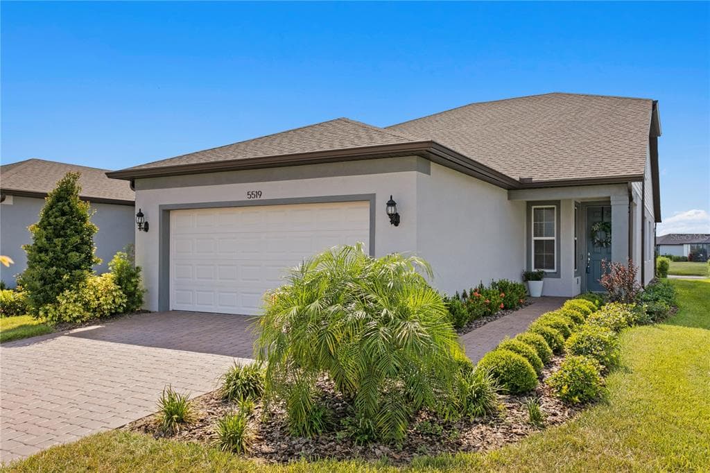 5519 BLUE CRUSH BEND LAND O LAKES, FL 34638