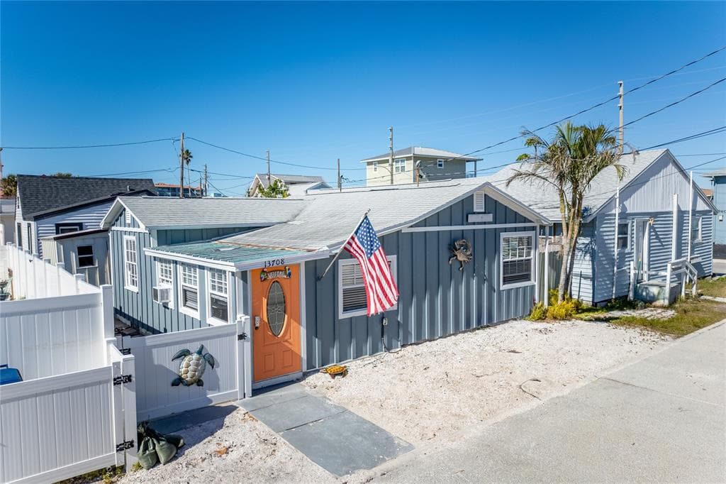 13708 SALEM STREET MADEIRA BEACH, FL 33708
