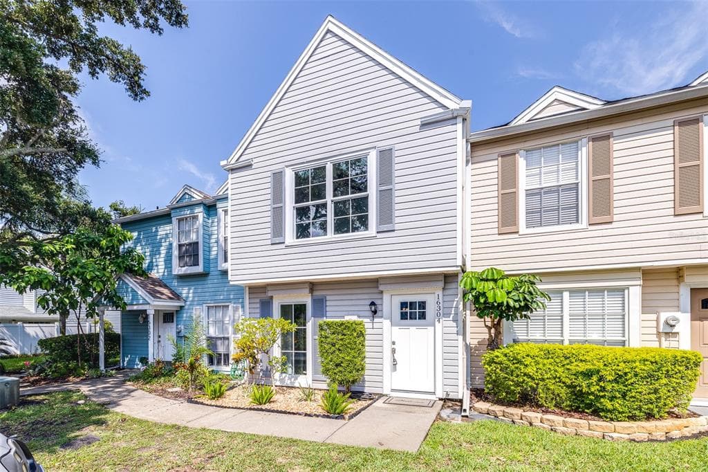 16304 RAMBLING VINE DRIVE W TAMPA, FL 33624