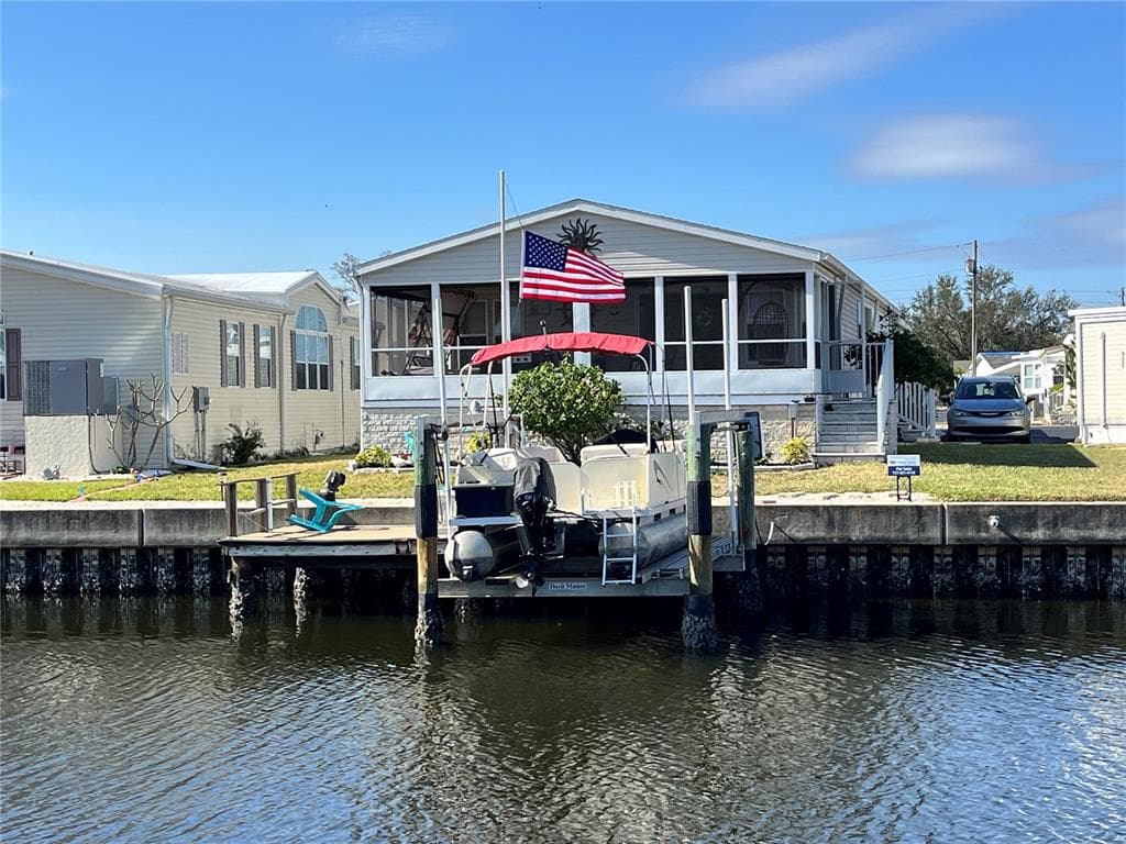 142 AMERICANA COURT NE UNIT 217 ST PETERSBURG, FL 33702