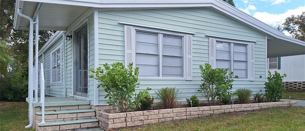 76 LIVE OAK COURT UNIT 24 SAFETY HARBOR, FL 34695