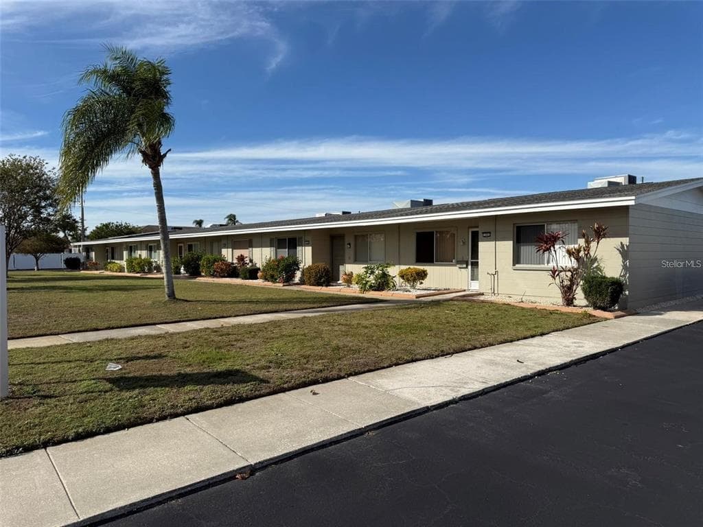 1307 BURBANK COURT SUN CITY CENTER, FL 33573
