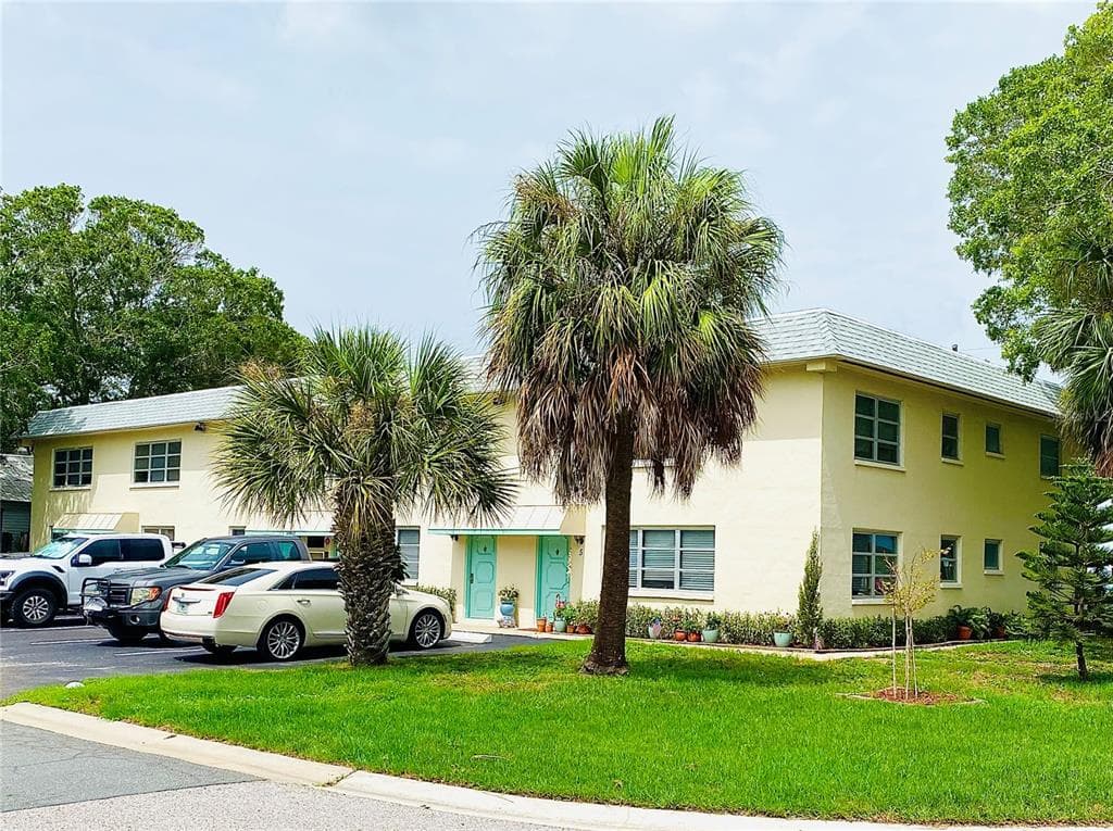 3060 CLINTON STREET S UNIT 8 GULFPORT, FL 33707