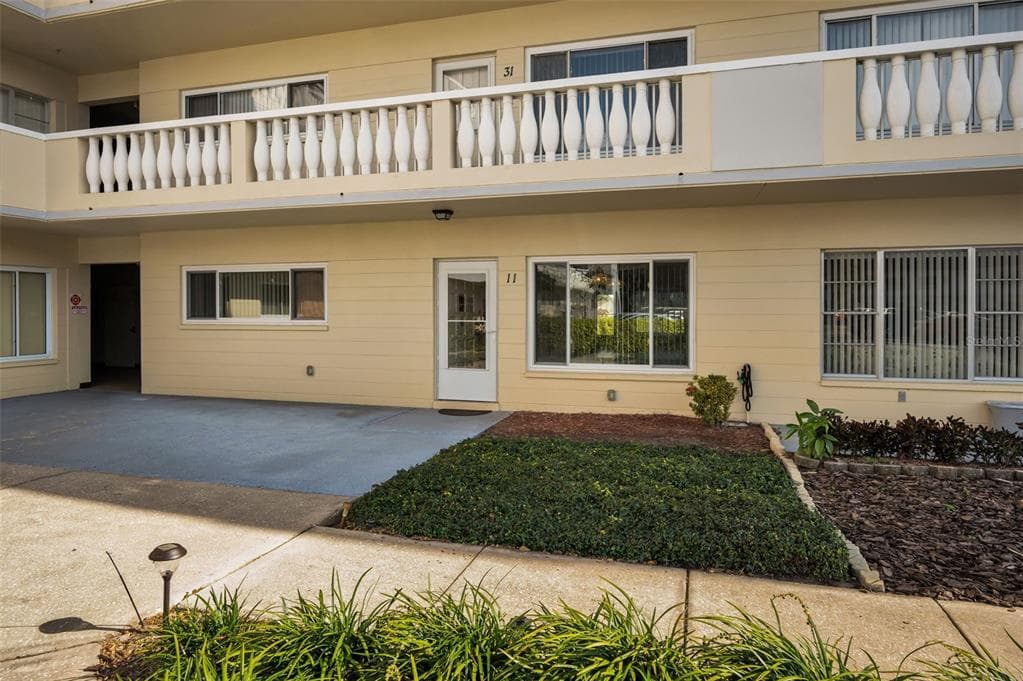 2221 SWEDISH DRIVE UNIT 11 CLEARWATER, FL 33763