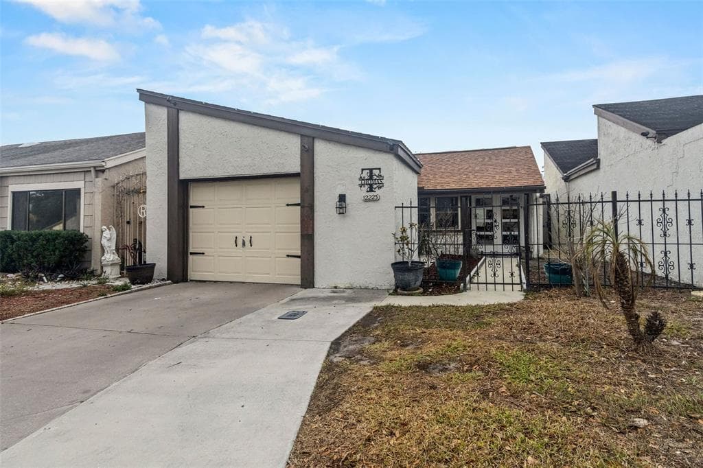 12223 MAGNOLIA GROVE HUDSON, FL 34667