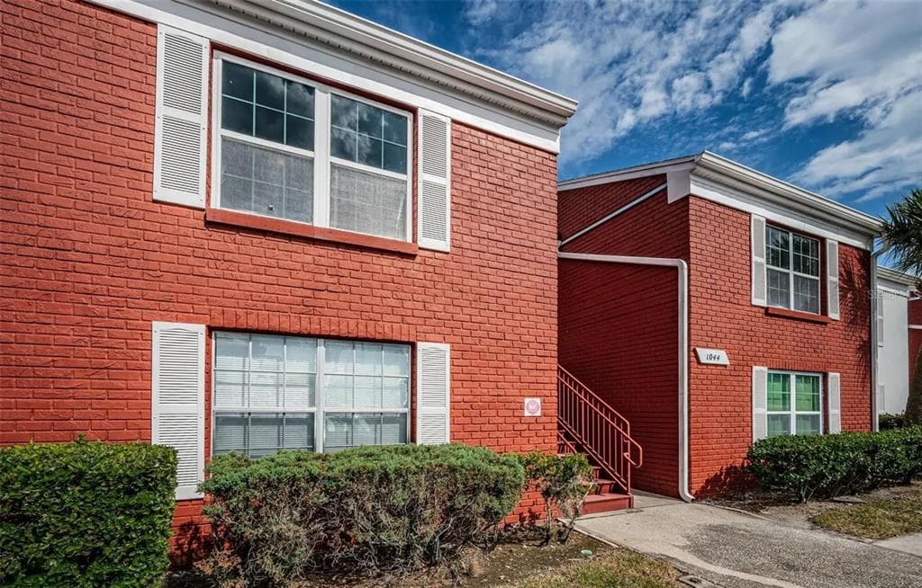 1044 82ND TERRACE N UNIT 1044D ST PETERSBURG, FL 33702
