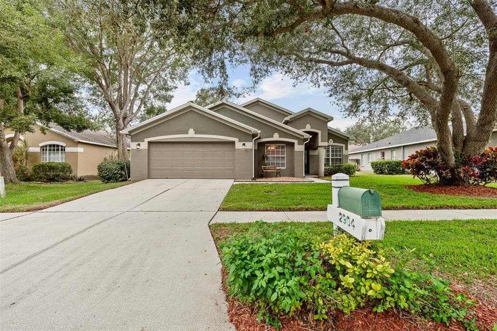 2904 RED COAT CIRCLE